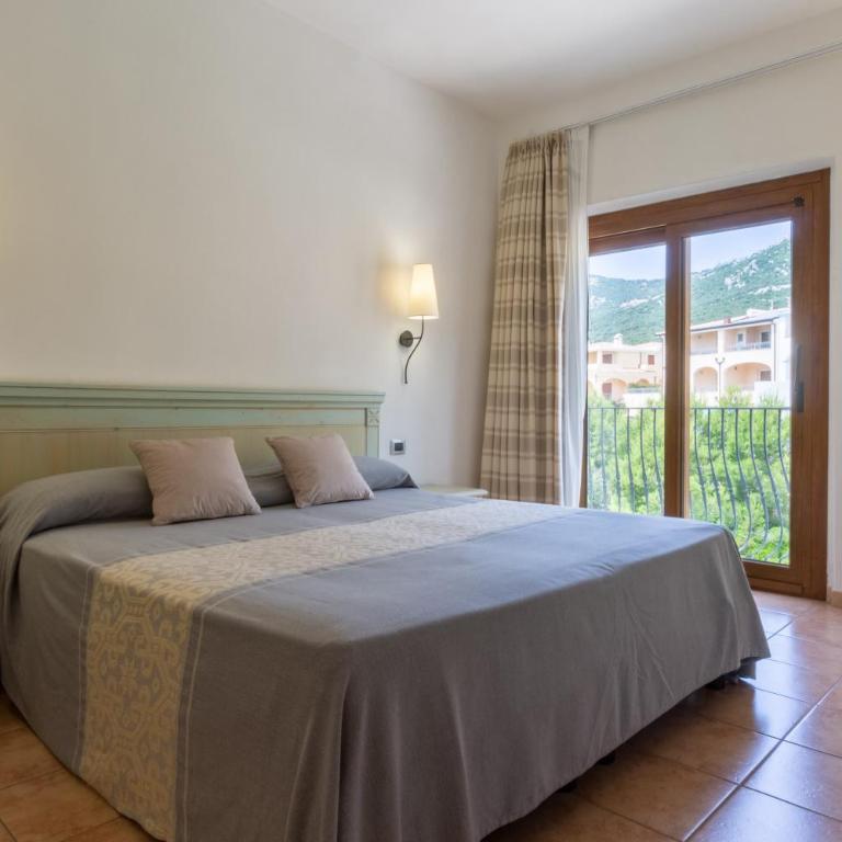 Hotel Brancamaria - Camera Matrimoniale Classic con Vista sulla Montagna - 1