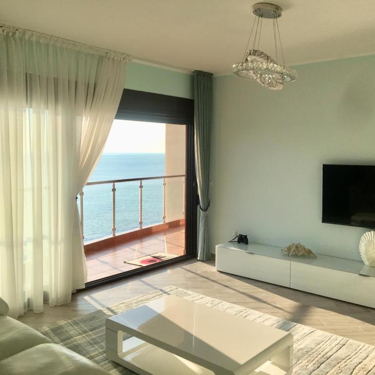 Аpartment 555 - Two-Bedroom Apartment - 3