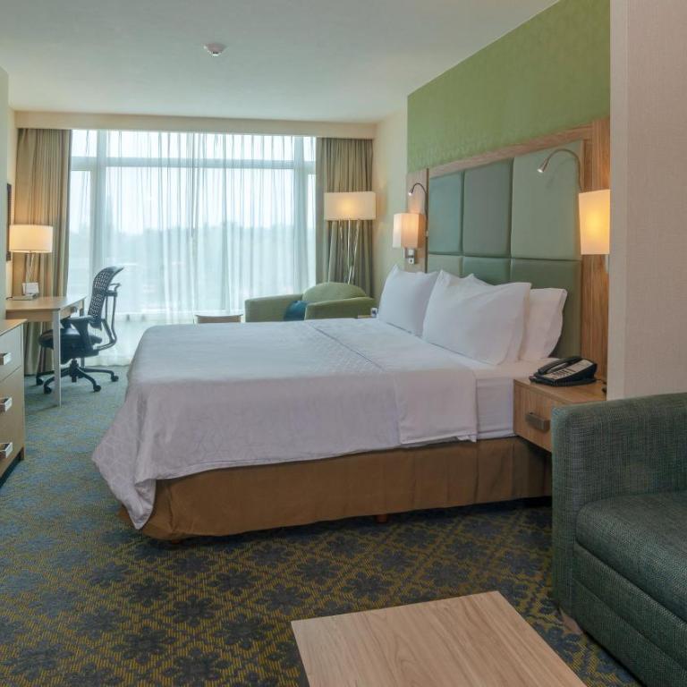 Holiday Inn Express & Suites Cuernavaca by IHG - Suite con cama extragrande y sofá cama - 4