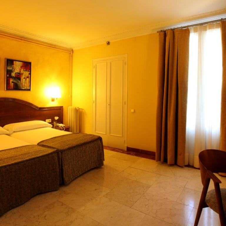 Hotel Nouvel - Double Room with Terrace - 5