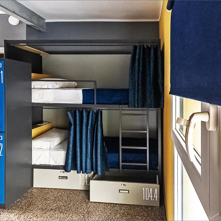 Marathon Hostel - Posto Letto in Dormitorio Femminile con 6 Letti e Bagno Privato Interno - 6