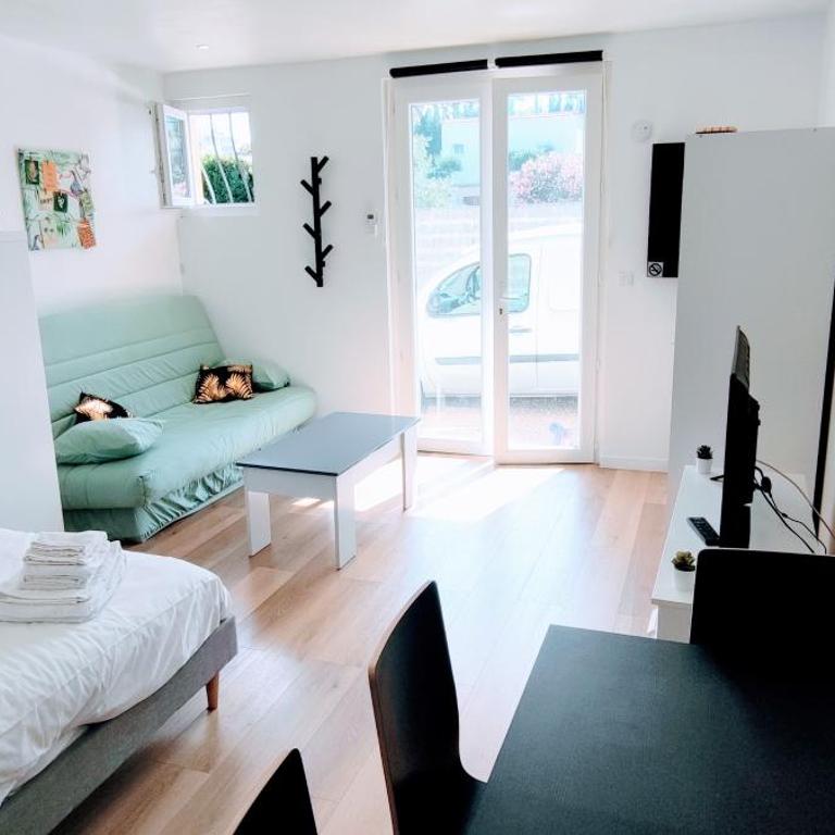 Appartement climatisé Golfe-Juan plage - One-Bedroom Apartment - 1