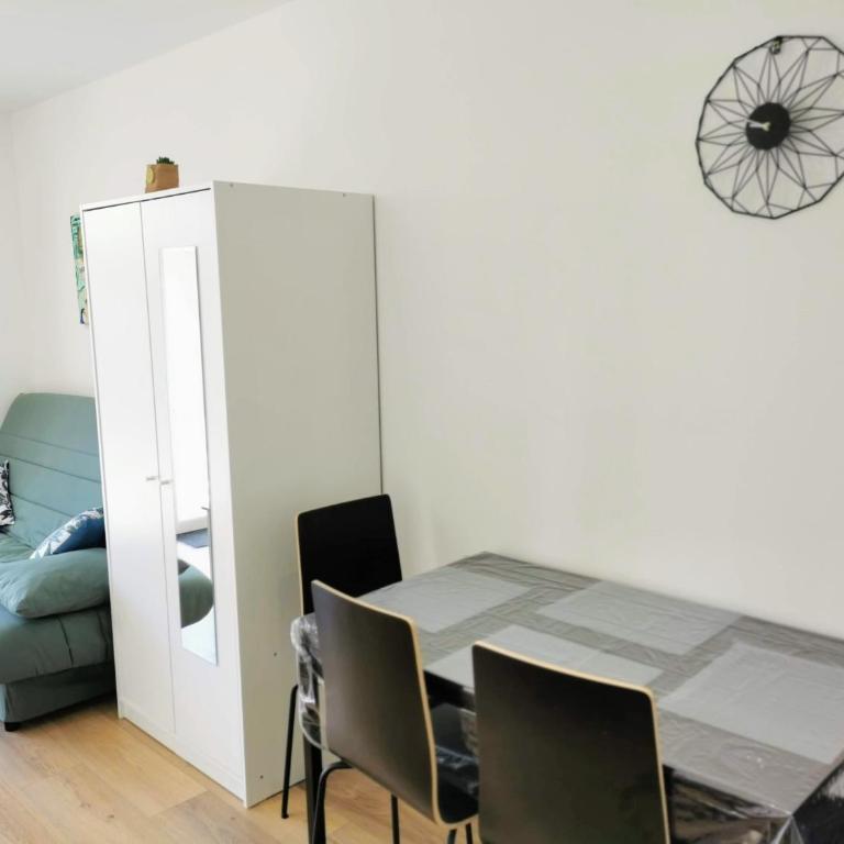 Appartement climatisé Golfe-Juan plage - Studio with Terrace - 5
