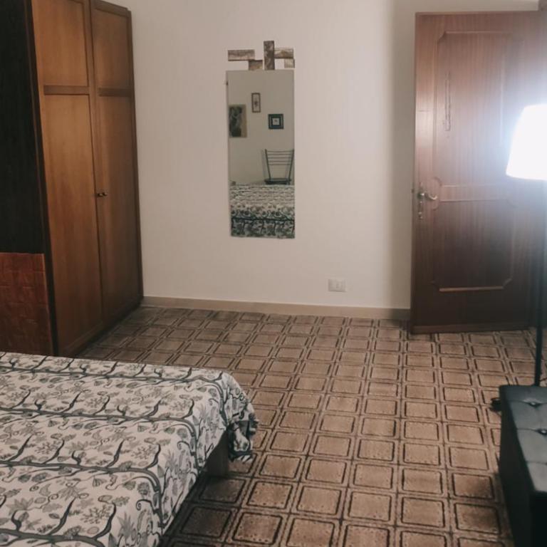 Nicolai63 - Double Room with Shared Bathroom - 4