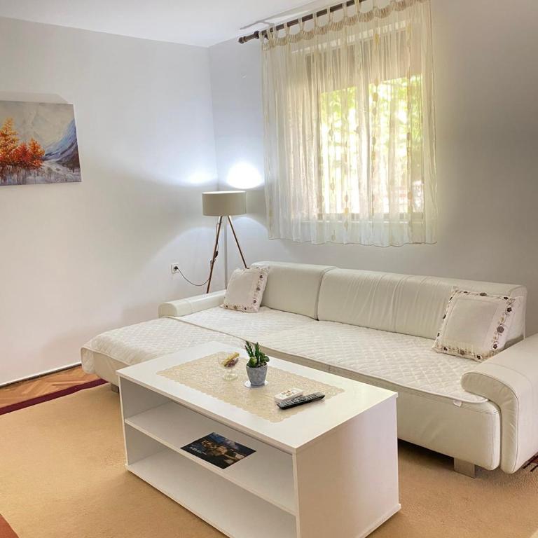 Apartmani Trebinje B&I - Apartman sa 3 Spavaće Sobe - 12