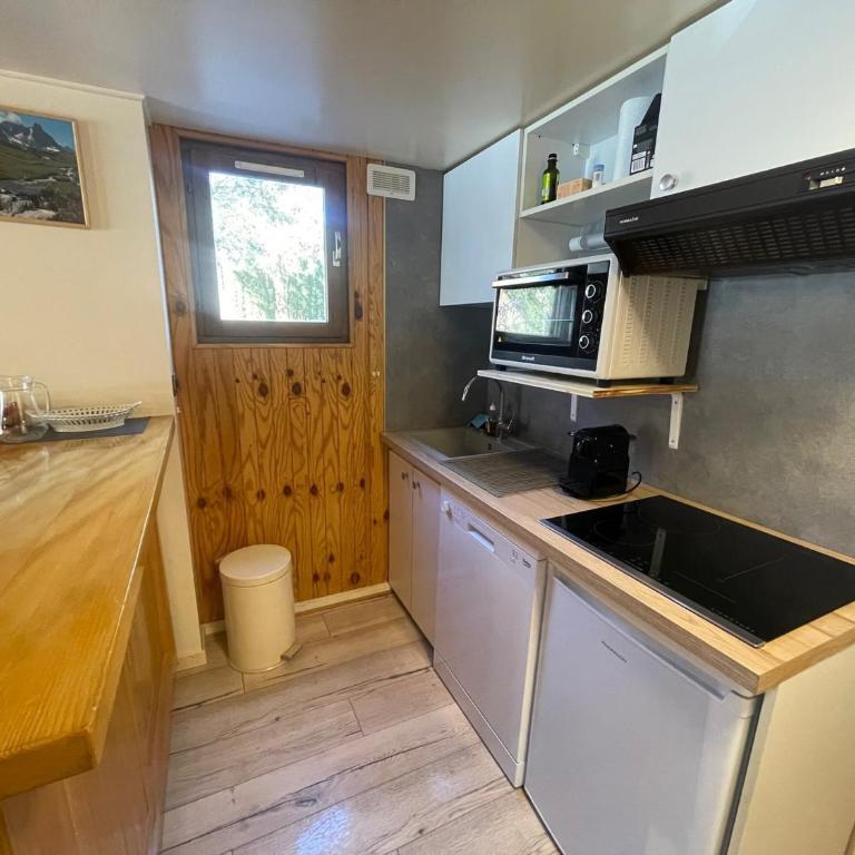Grand chalet à Barcelonnette, j'usqu'à 8 personnes - Three-Bedroom Chalet - 8
