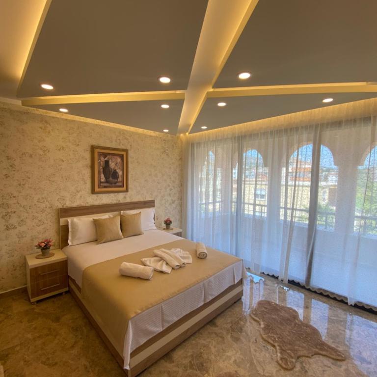 Luxury Villa Ulcinj - Deluks Dvokrevetna Soba sa Bračnim Krevetom i Balkonom - 7
