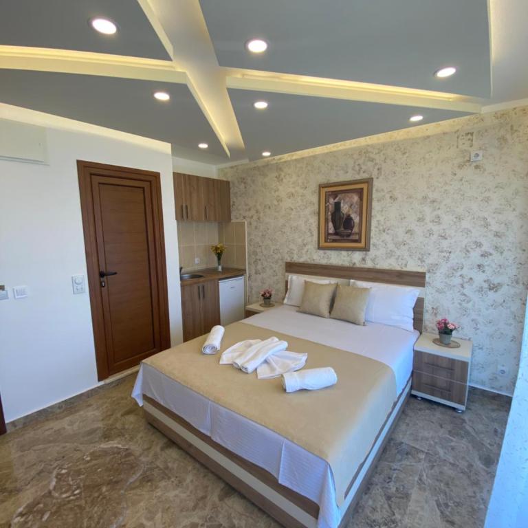 Luxury Villa Ulcinj - Deluks Dvokrevetna Soba sa Bračnim Krevetom i Balkonom - 6