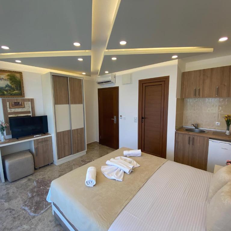 Luxury Villa Ulcinj - Deluks Dvokrevetna Soba sa Bračnim Krevetom i Balkonom - 5