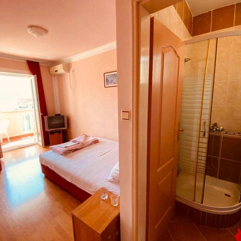 B&B Guest House Vasiljevic - Deluks Dvokrevetna soba sa Bračnim Krevetom, Balkonom i Pogledom na More - 4