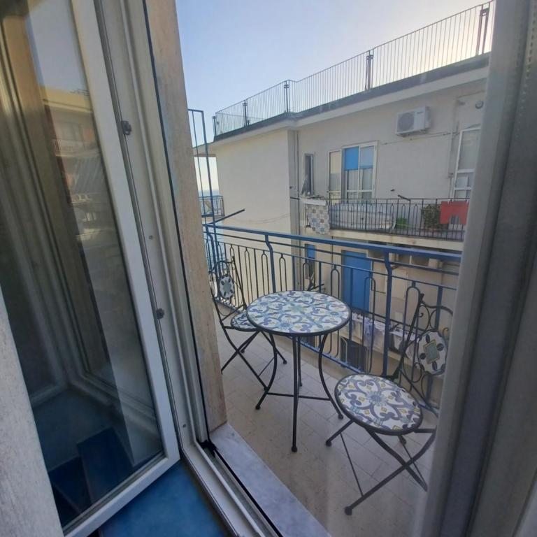 due stanzulelle sul mare B&B - Camera Matrimoniale con Balcone e Vista Mare - 9