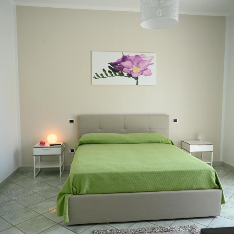 Flowers' House - Camera Matrimoniale con Bagno Privato - 1