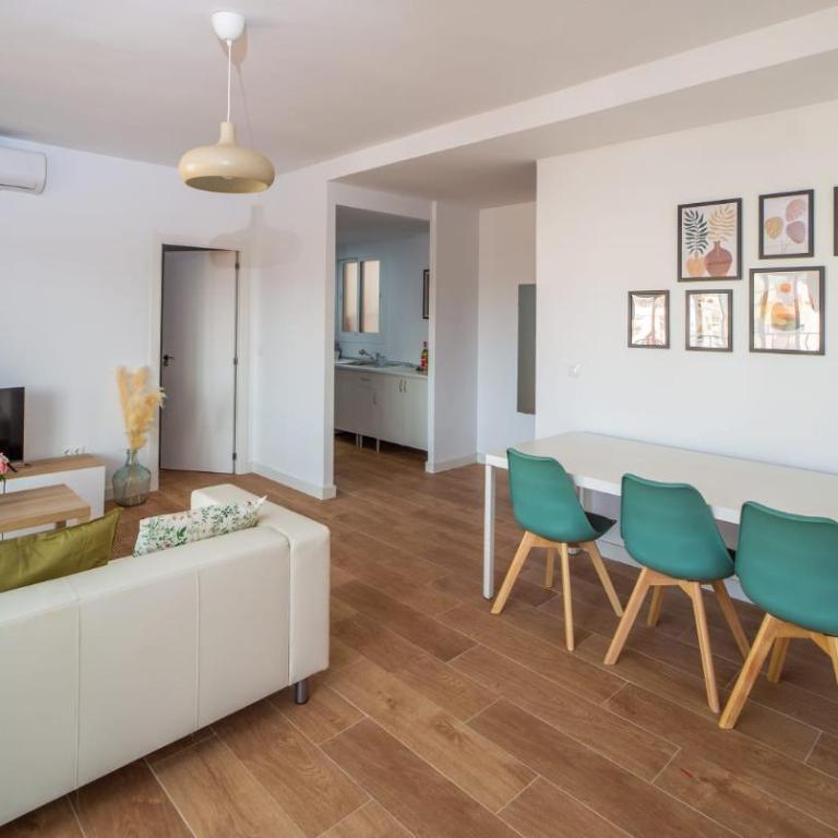 Stylish Apartment in Málaga Centro - Balcony and City View - Apartamento con terraza - 9