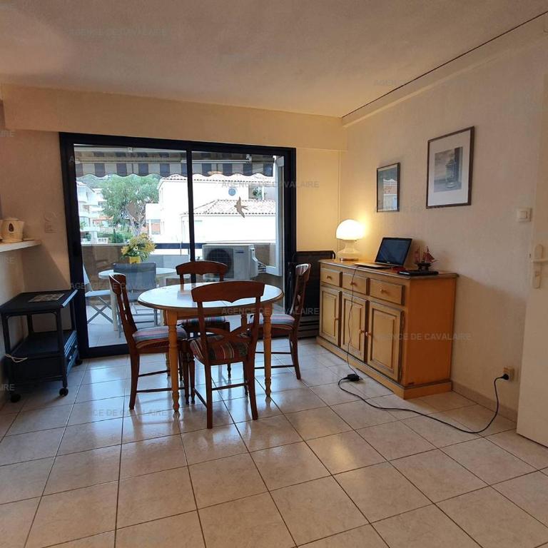 T2 climatisé au cœur de Cavalaire, avec terrasse, garage, proche des plages et commerces - FR-1-100-277 - Appartamento - 2