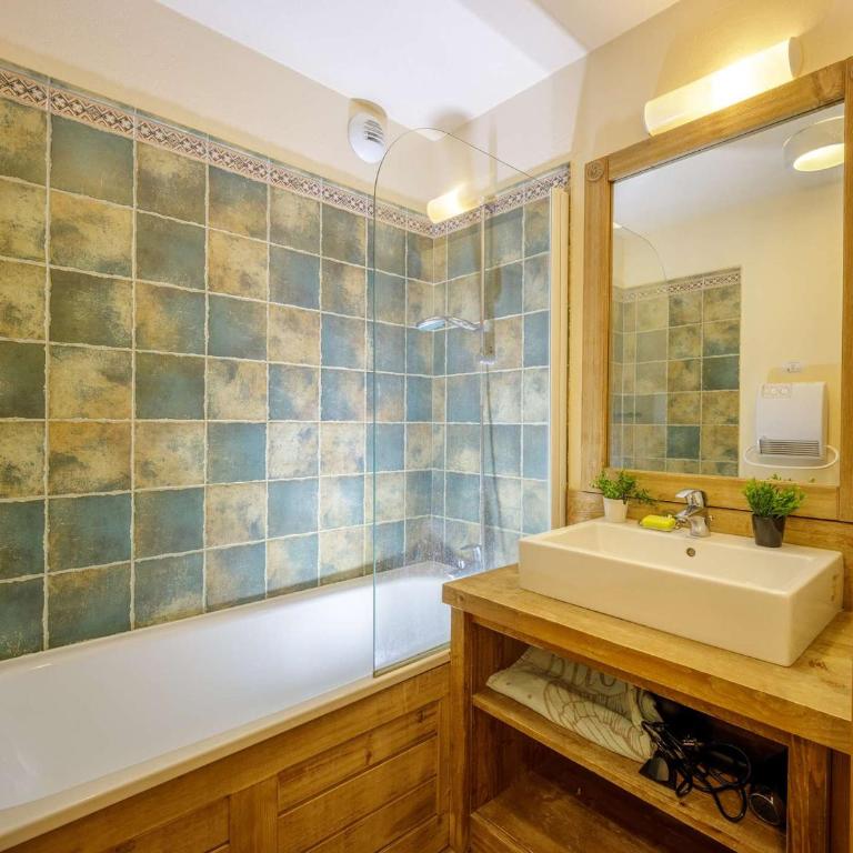 Appartement Centre-ville avec Piscine et Sauna à Saint-Lary-Soulan - FR-1-296-417 - Apartment - 12