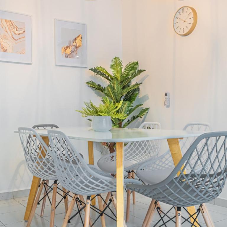 Pako Stays - Luxurious & Spacious 2 Bedroom Apartments Close to the Beach, Free Wi-Fi, Ideal Location in Downtown Cancun Centro - Two-Bedroom Apartment - 11