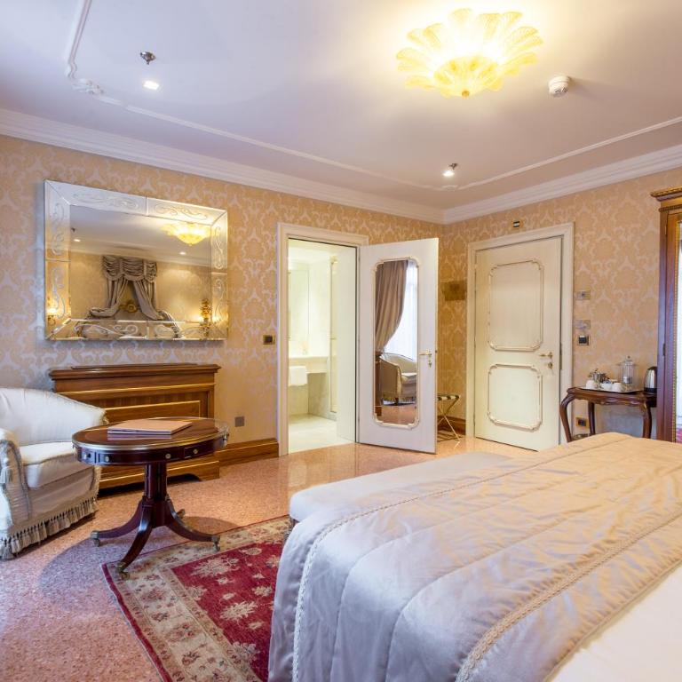 Hotel Ai Reali - Small Luxury Hotels of the World - Camera Superior Matrimoniale/Doppia con Letti Singoli - 7