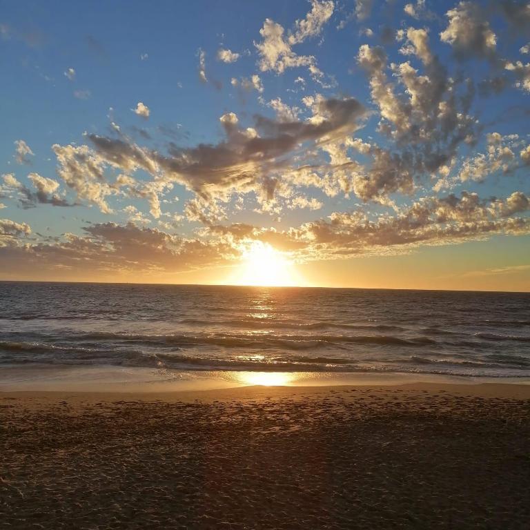 Excelente Departamento con Alberca cerca de Playa - Residencial Coto Mareta I - Two-Bedroom Apartment - 20