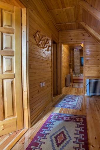 Guest House MIKA - Three-Bedroom House - 4