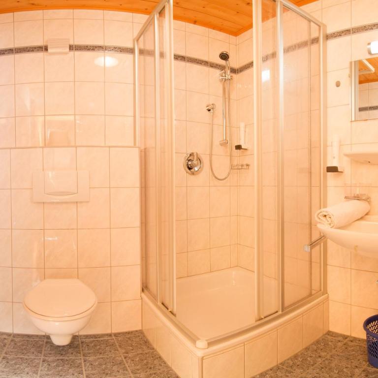 Haus Elisabeth - Doppelzimmer mit Balkon - 16