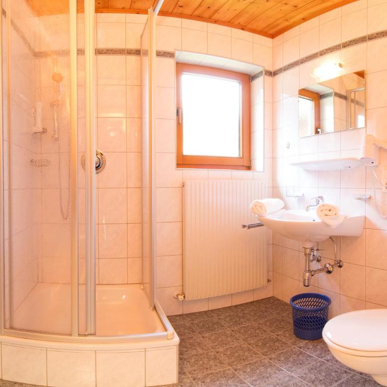 Haus Elisabeth - Doppelzimmer mit Balkon - 19