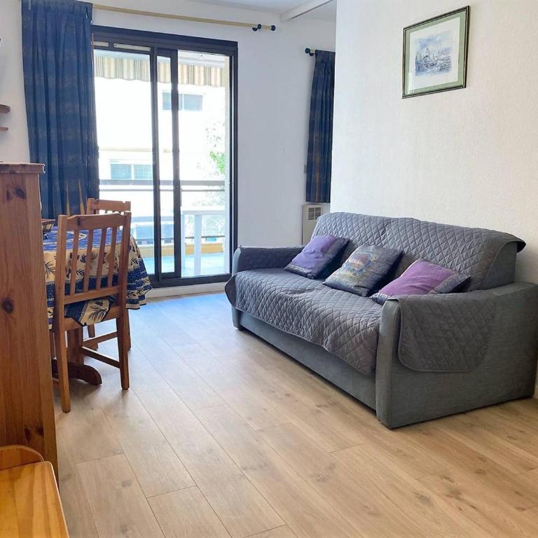 Appartement climatisé, 4 couchages, à 2 pas de la plage au Lavandou - FR-1-251-93 - Appartement (4 Adultes) - 1