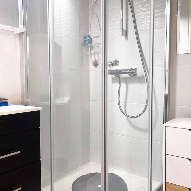 Appartement climatisé, 4 couchages, à 2 pas de la plage au Lavandou - FR-1-251-93 - Appartement (4 Adultes) - 6