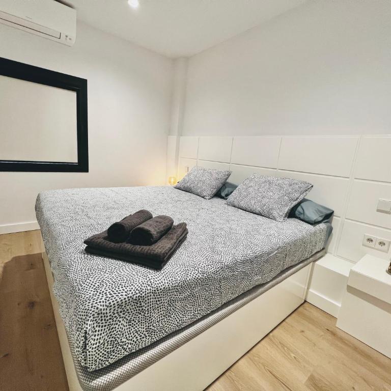 BEST LOFT NEAR REAL MADRID STADIUM - Two-Bedroom Apartment - 17