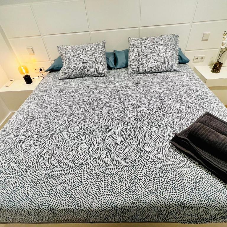 BEST LOFT NEAR REAL MADRID STADIUM - Two-Bedroom Apartment - 15