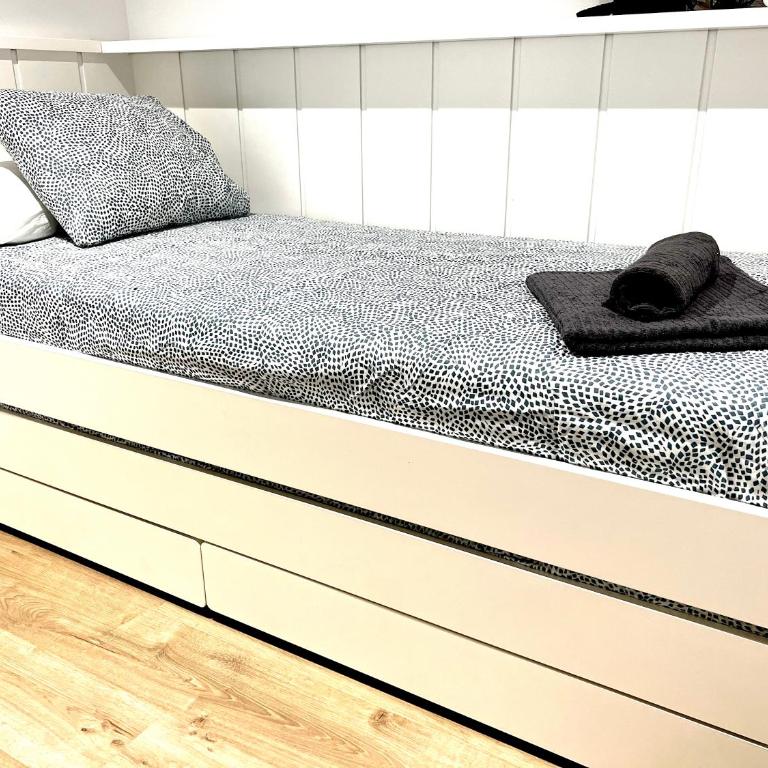 BEST LOFT NEAR REAL MADRID STADIUM - Two-Bedroom Apartment - 24