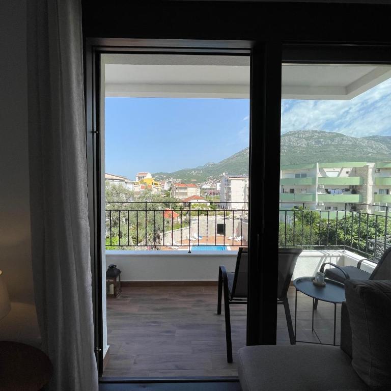 YOUR CHOICE - Apartment with Terrace - 12