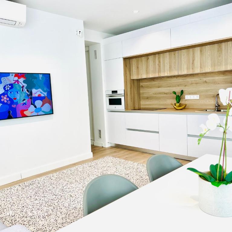 BEST LOFT NEAR REAL MADRID STADIUM - Two-Bedroom Apartment - 1