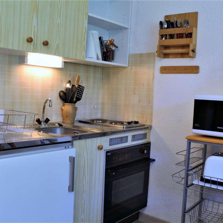 Appartement T2 calme avec balcon sud, parking gratuit, navette proche - 4 couchages à Risoul 1850 - Appartement 1 Chambre - 7