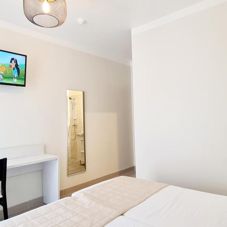ESPERANCE HOTEL - Chambre Double ou Lits Jumeaux - 4