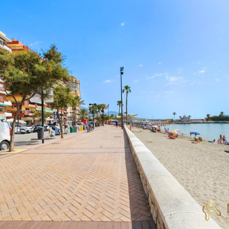 Apartamento con piscina en la primera línea de playa de Fuengirola - Apartamento con vistas al mar - 32