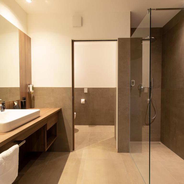 Garden Park Hotel - Deluxe Double Room with Pool View with Balcony - 3