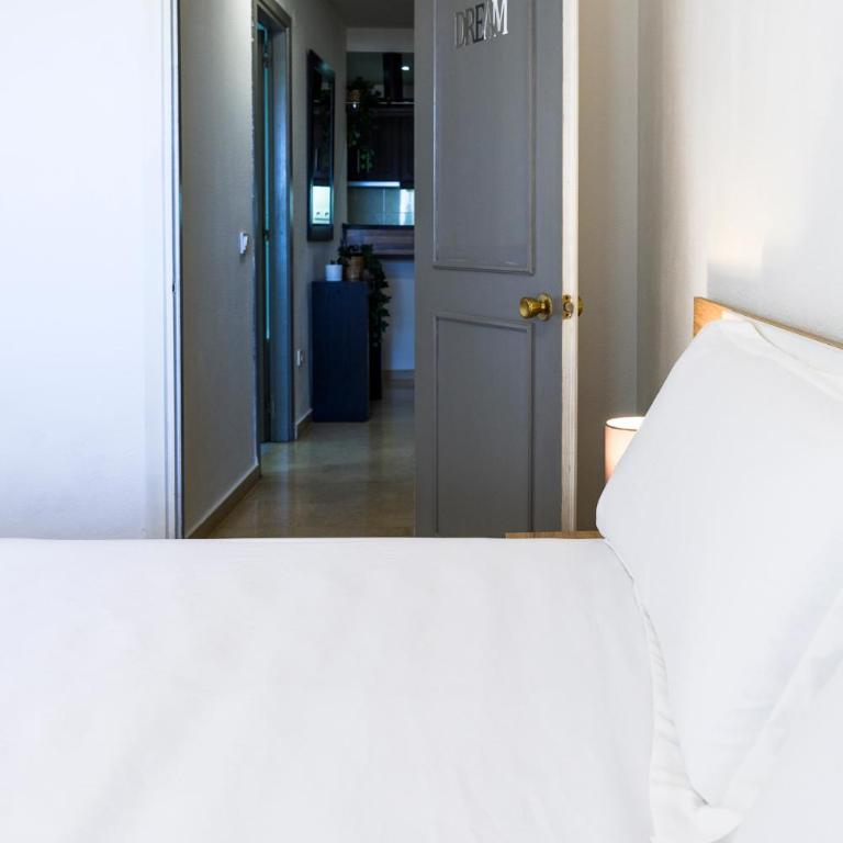 Estepona Marina with Sea Views, Pool and Parking - Apartamento de 1 dormitorio - 48