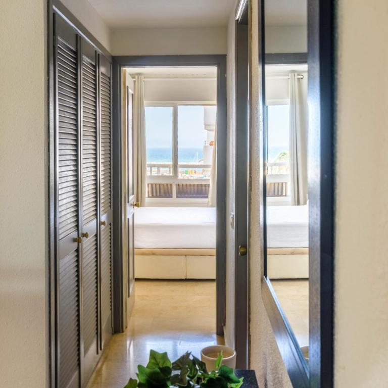Estepona Marina with Sea Views, Pool and Parking - Apartamento de 1 dormitorio - 34