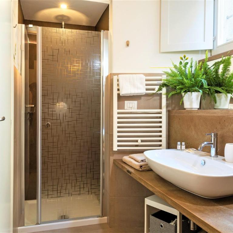 Loft Centro Storico Accesso Senza Scale "Carvajal Rooms " Due Passi dal Duomo, Netflix Incluso - Appartamento con 1 Camera da Letto - 6