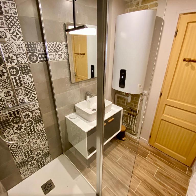 Le Confort Normand - Sur les quais & proxy plage - Chaleureux - Full équipé & netflix - Parking gratuit - Appartement 1 Chambre - 9