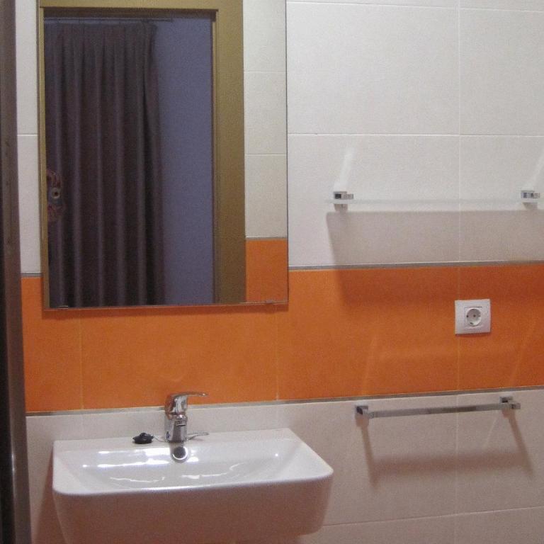 Albergue Inturjoven Almeria - Cama en habitación compartida de 2 camas - 2