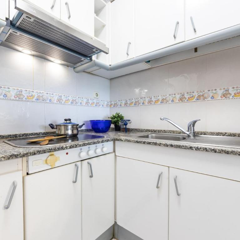 HOMES & GO Bell Reco Basic IV - Three-Bedroom Apartment - 6
