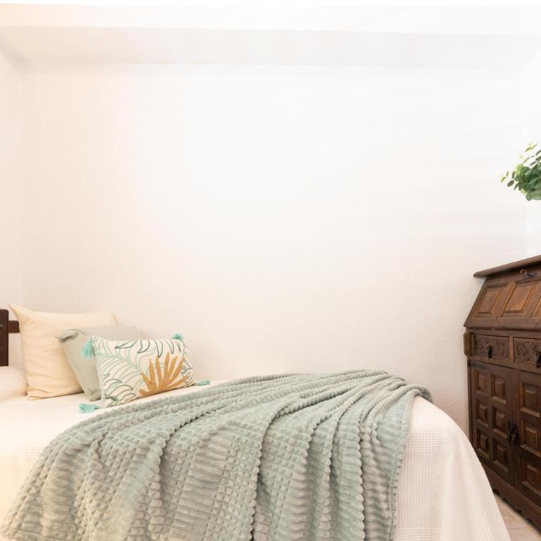 HOMES & GO Bell Reco Basic IV - Three-Bedroom Apartment - 15
