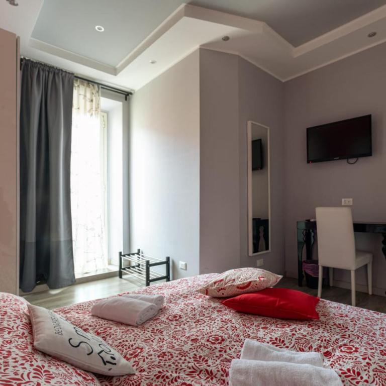 Smart Holidays - Camera Matrimoniale con Balcone - 1