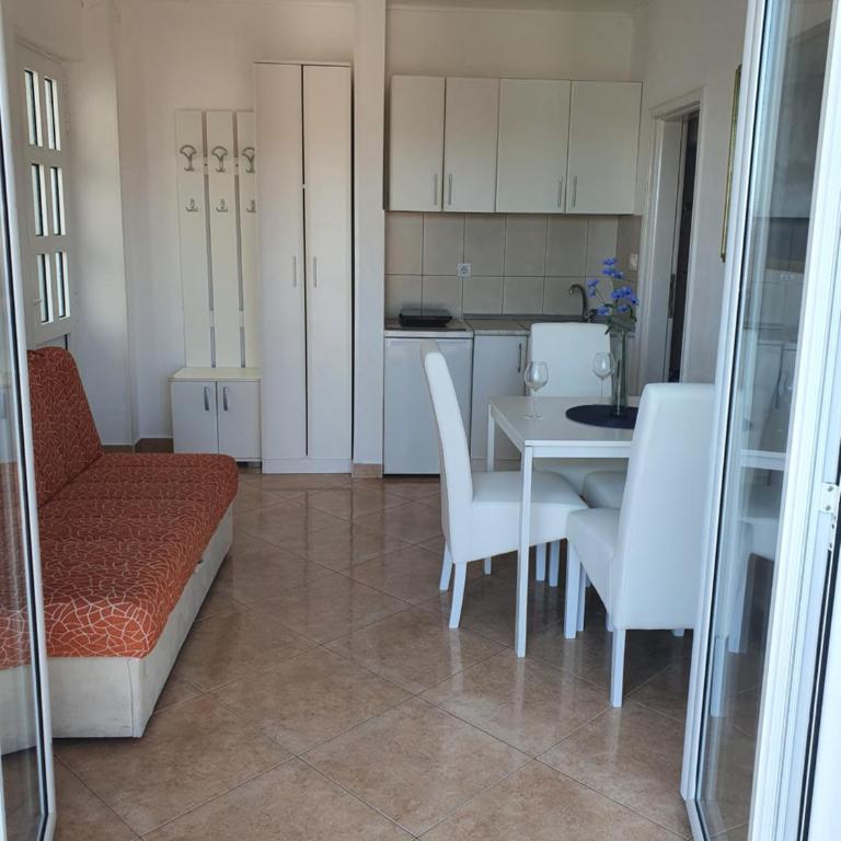 Fortunella Apartments - Apartment with Sea View - 12