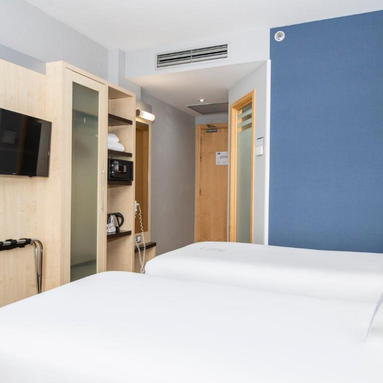 Holiday Inn Express Barcelona City 22@ by IHG - Standard Room with Free Breakfast - 16