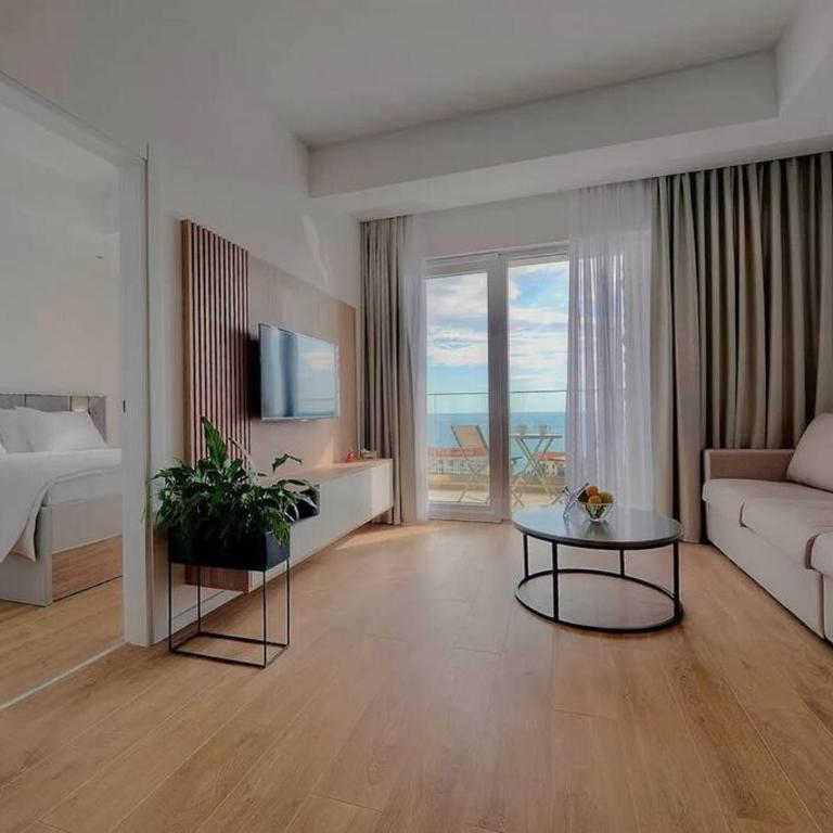 Lovely Partial Sea View one bedroom flat in Horizon Residences A22 - One-Bedroom Apartment - 1