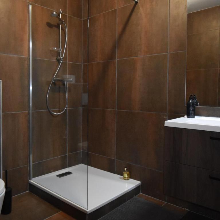 VAUJANYLOCATIONS - L'Etendard - Appartement avec Terrasse - 13