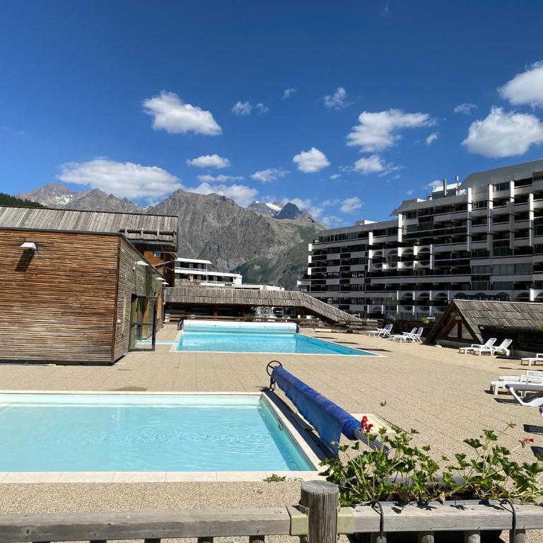 Studio Puy Saint Vincent 1600 aux pieds des pistes - One-Bedroom Apartment - 28