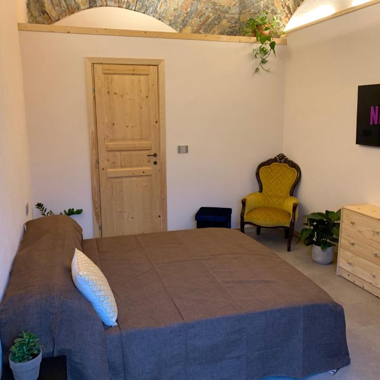 Rock & Wood - Apartment & Room - Double Room with Private Bathroom - 5